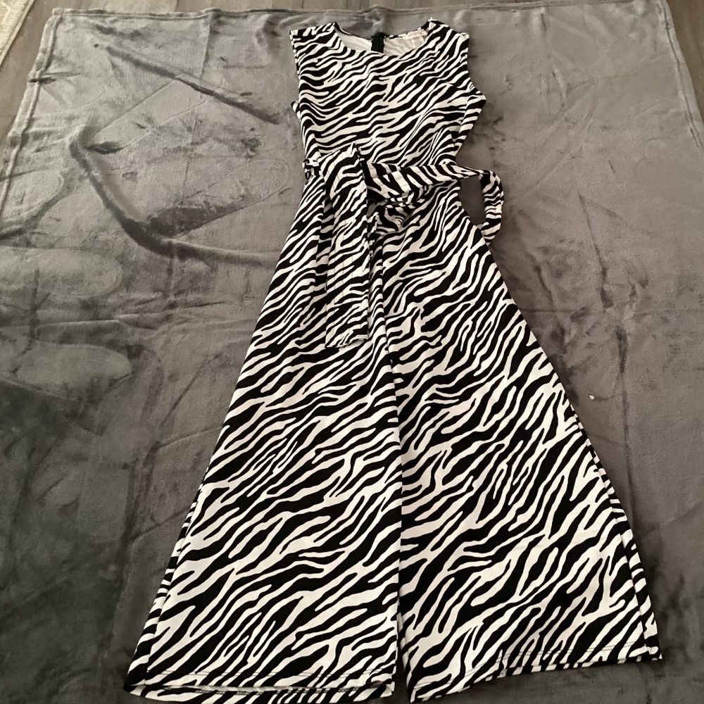 Be Divine Women Casual Jumpsuit, Size Medium,  Color Black/White